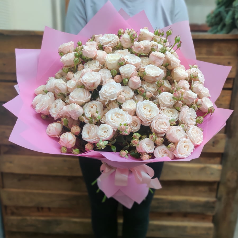 Купить букет пионовидных роз Бриттен | VIAFLOR